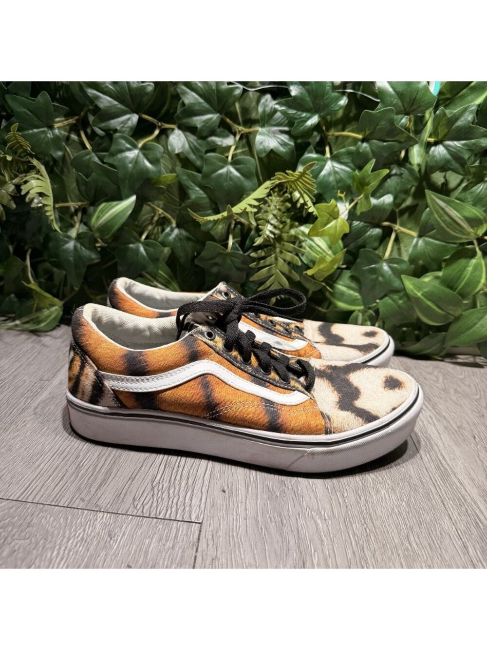 Vans X Discovery Project CAT ComfyCush Tiger Sneakers Sz  8.5 Women’s 7 Youth